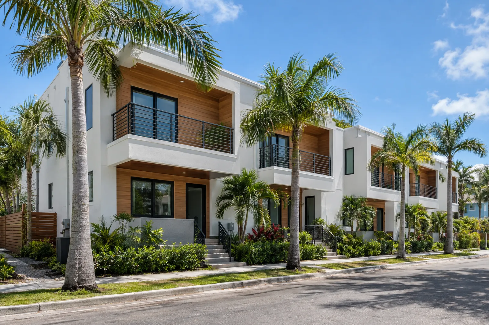 Contemporary low-rise residential buildings with palm trees in Fort Lauderdale, Florida